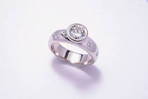 bespoke 1.00ct engagement ring handmade in platinum by charmian beaton design