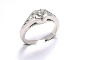 platinum and diamond handmade engagement ring by award winning charmian beaton design